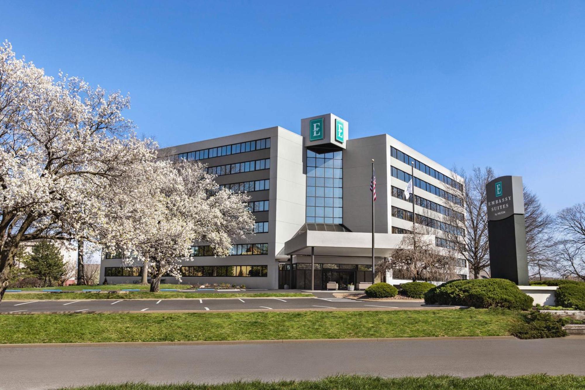 Embassy Suites By Hilton Kansas City Overland Park Exterior foto